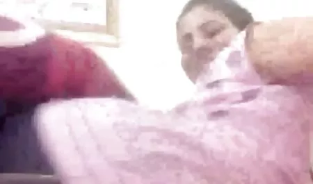 Kurvige MILF Zeigen Sie Ihren sexy Körper deutschsprachige pornos kostenlos (nonude)