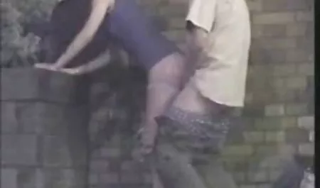 Sexy dunkelhaarige Schönheit deutschepornos hd bekommt ihre Muschi geleckt und gefickt