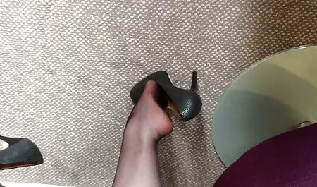 Foxy Lesben deutsche teenager sexfilme Schlampen reiben sich gegenseitig die feuchten Kitzler, dann Zungenfick und Dildopumpe